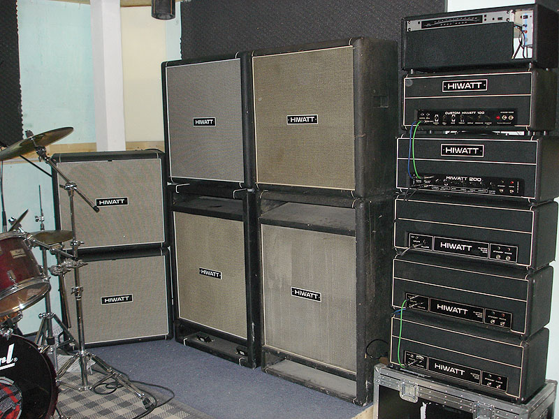 amp-wall_03.jpg